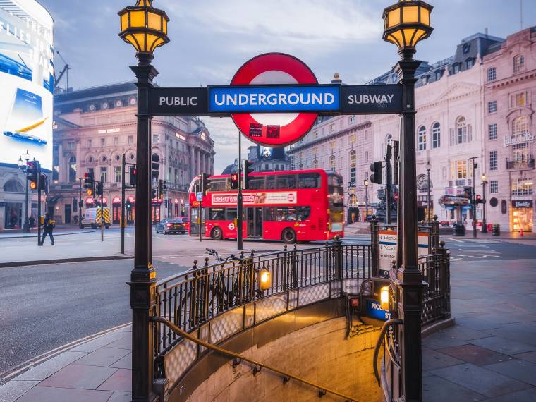 Piccadilly Circus Â©Visit Britain - Hazel Parreno