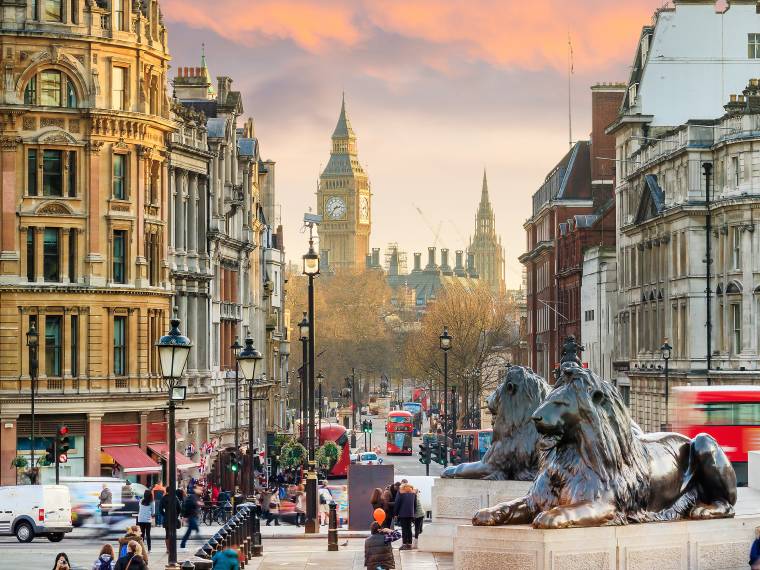 London, Trafalgar Square Â© AdobeStock