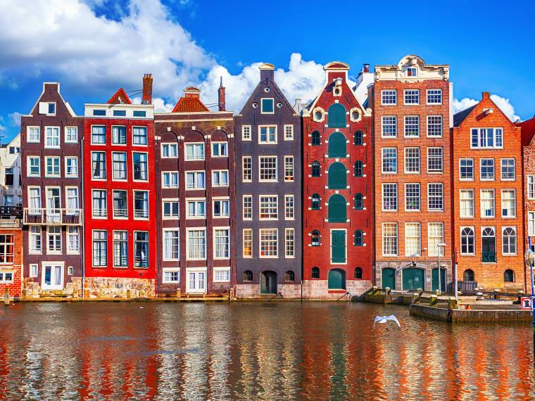 Amsterdam houses Â© AdobeStock_201794112