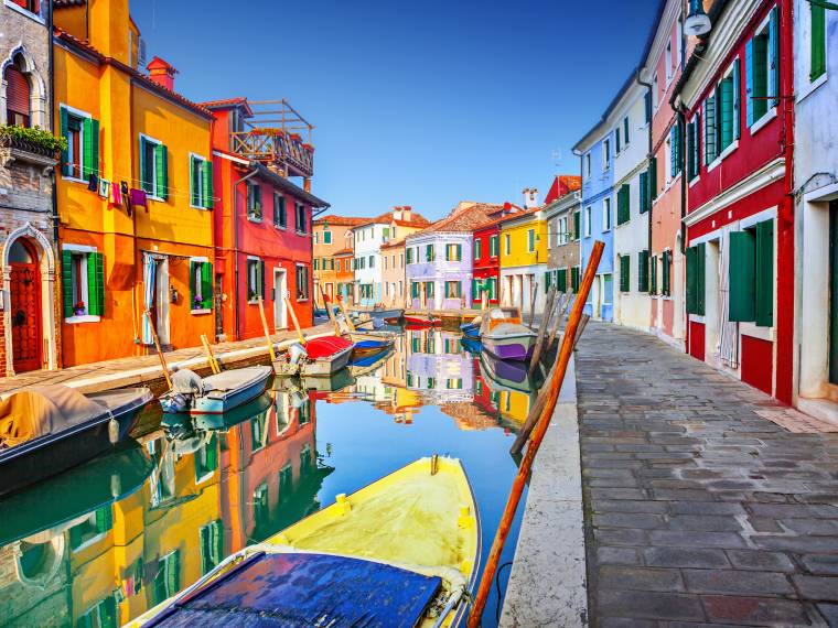 Burano Â© AdobeStock_128292483