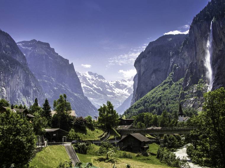 Staubbachfall Lauterbrunnen Dorf Â© Jungfrau region