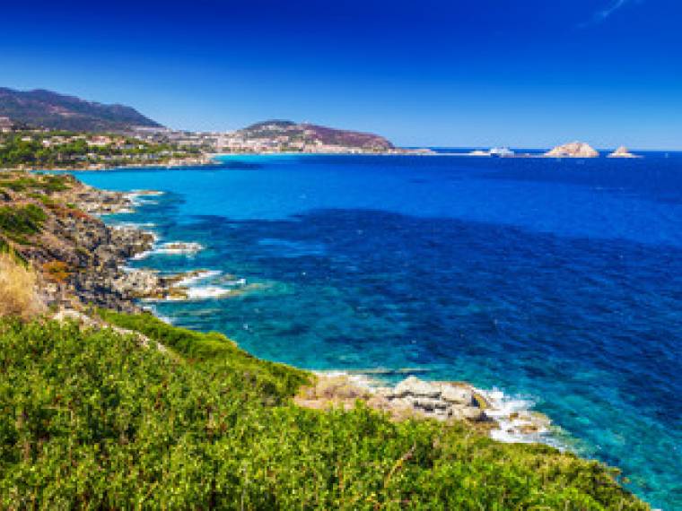 Ile Rousse Â© AdobeStock