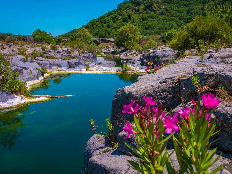 Gorges de l-Alcantara Â© AdobeStock_432882947